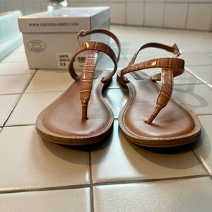 Steve Madden Unite beige crocodile sandals